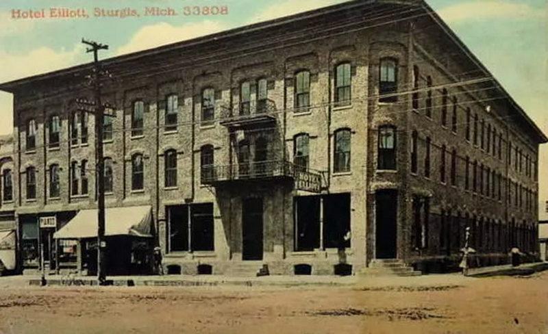 Hotel Elliott - Postcard (newer photo)